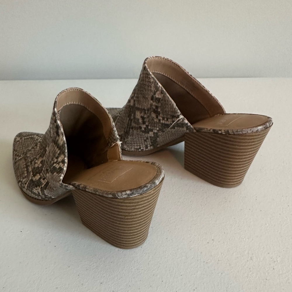 Women’s 8.5 Kaari Blue Gray Snakeskin Heeled Mules - Picture 2 of 11